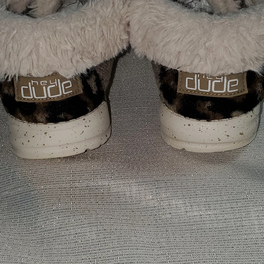 Hey Dude Kids Sz.4 Lace Up Fur Lined Shoes